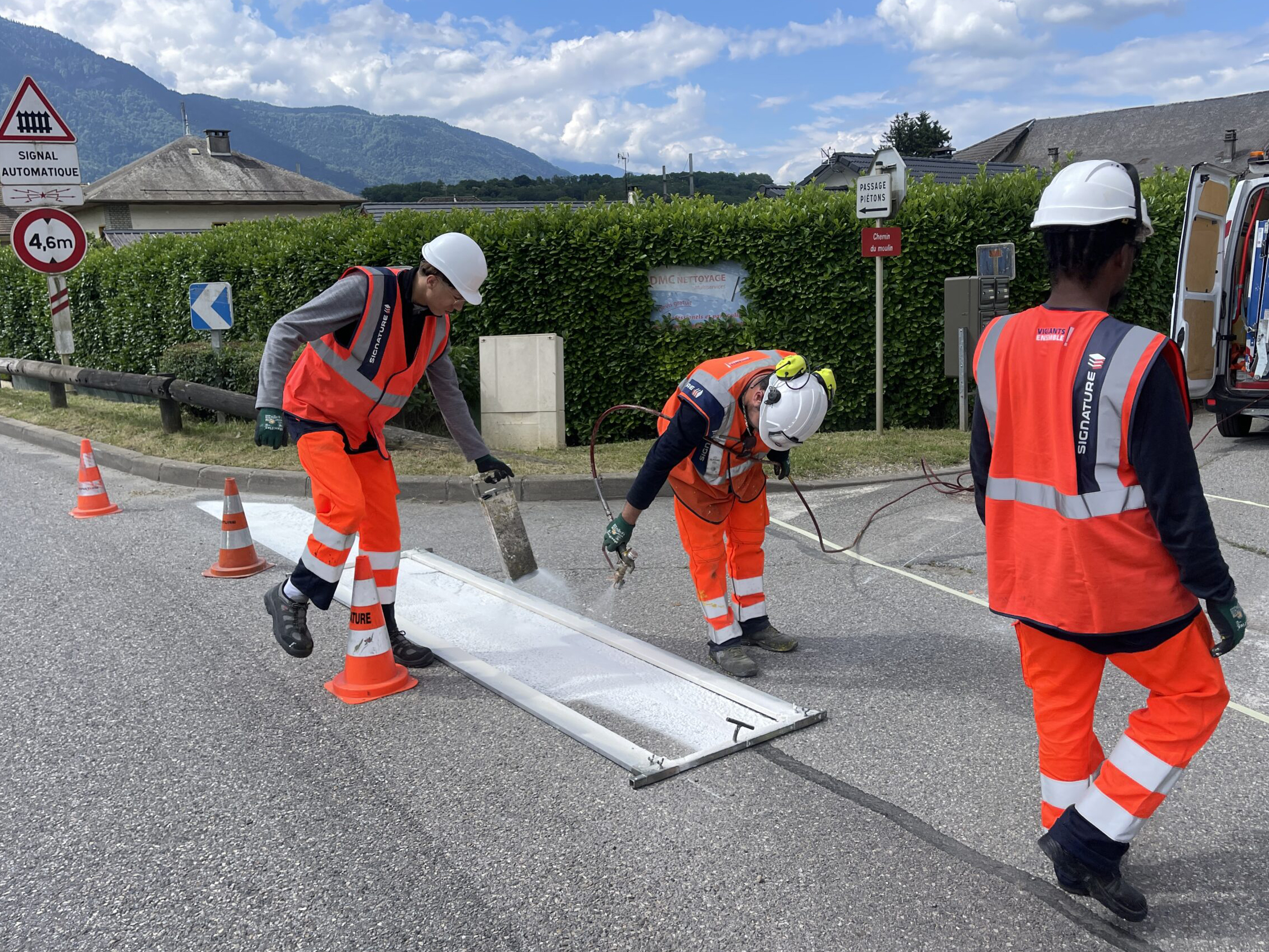 Alu-Sign®, gabarits & pochoirs pour un marquage au sol précis et durable